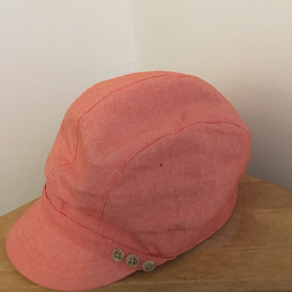 Pistil hat/cap soft peach color.